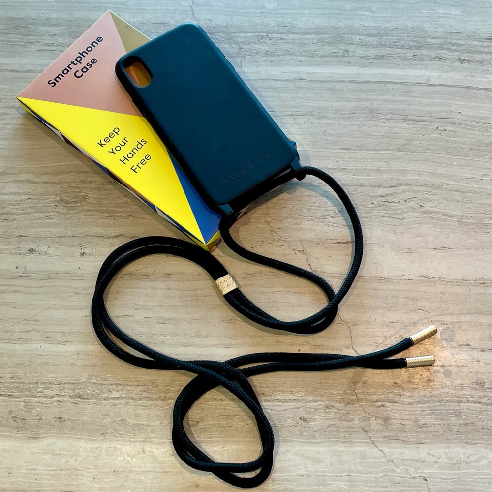 NEW! XouXou iPhone X/XS black case with cord
